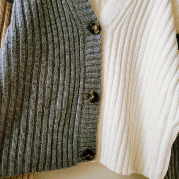 Francesco Ribbed Button Front Colorblock Cardigan - Picture 6 of 8